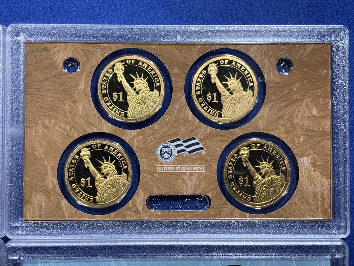 《竞宝斋》第444场 周日，周一，2场连拍 （全场包邮） 美国2009年套币4本 精制币 细节见图