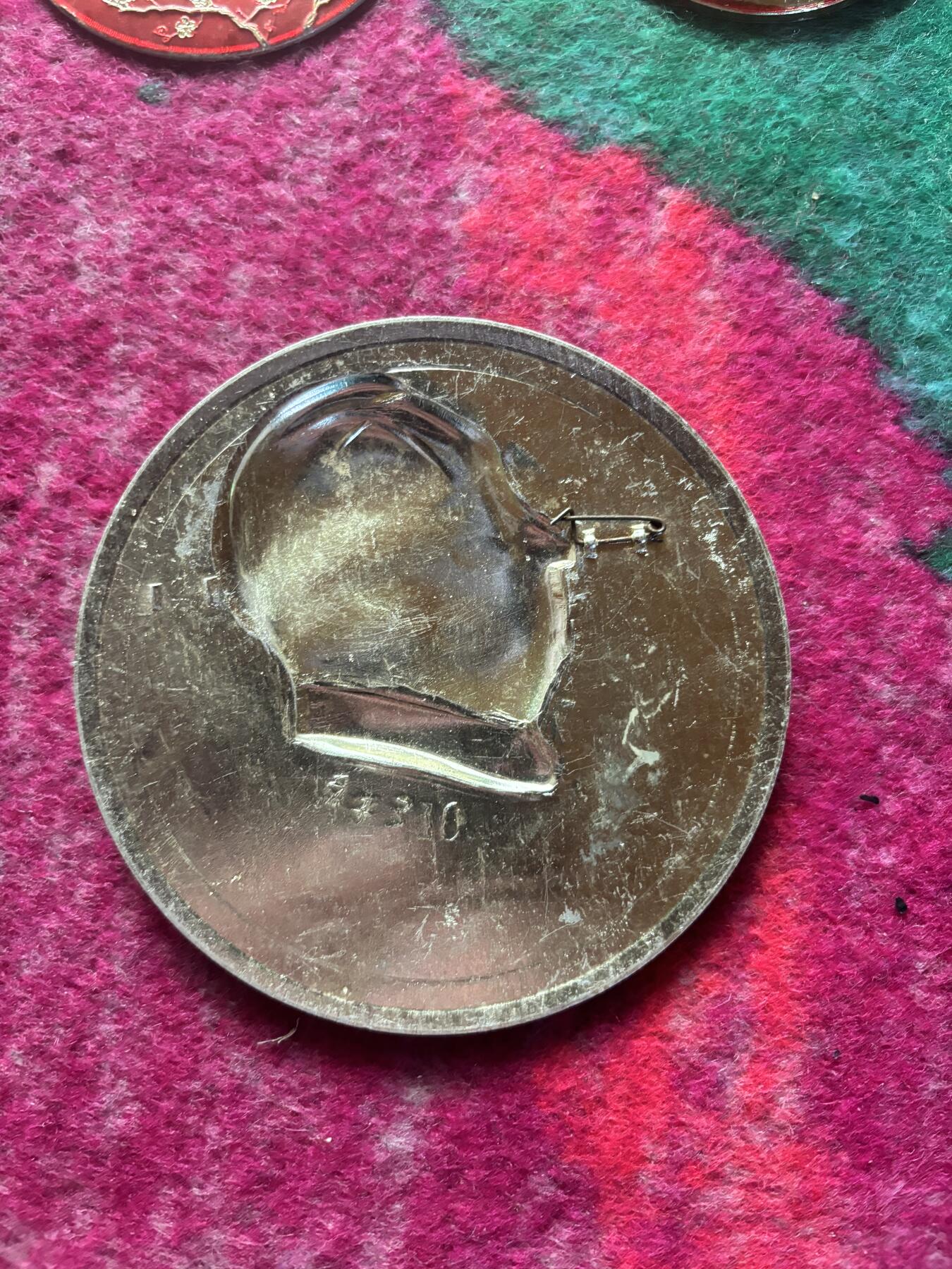 六七十年代主席章