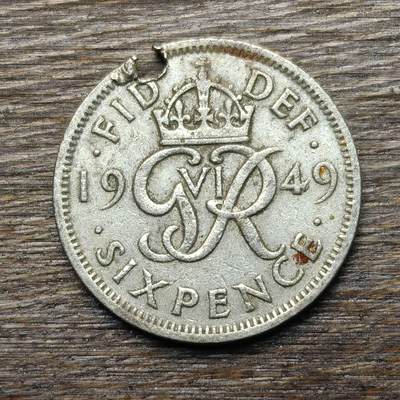 【铜匠收藏】★第135场★散币场，不寄存！！无佣金，30包邮。不满30元，支付5元运费。《接受代拍 代送NGC评级》 - 英国 1949年 6便士 男王乔六（有打孔）