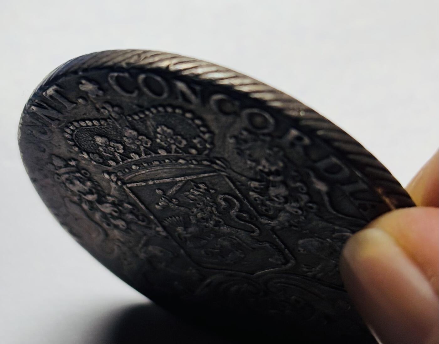 文馨钱币收藏第 283 场，【大雪鉴珍，寒英缀金】金银纪念币精品场，诚邀您的参与【长期接代拍品】 少见好品相 荷兰马剑荷兰省1758 年1杜卡特马剑双狮大银币，骑士持剑踏马奔驰，威风凛凛，有种王者归来的感觉，细节看图