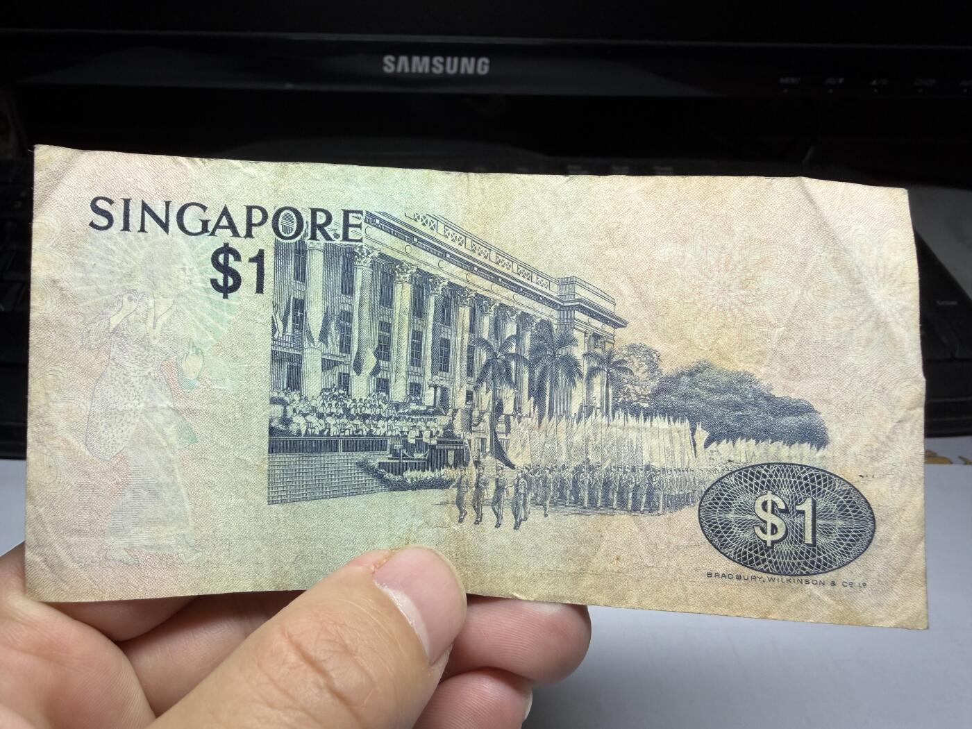 2025年集古藏今外币拍卖第十期-第10场—（总第290拍-纸币专场），本期拍完结算一次，发货时间2-3天，休息几天后继续新的一期拍卖。 新加坡一元