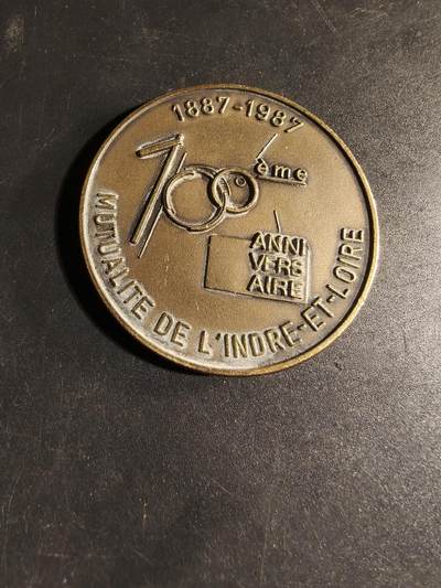 老王徽章第167期 - 法国安茹-卢瓦尔互助会成立百年纪念章     直径50mm.    重量60.5g