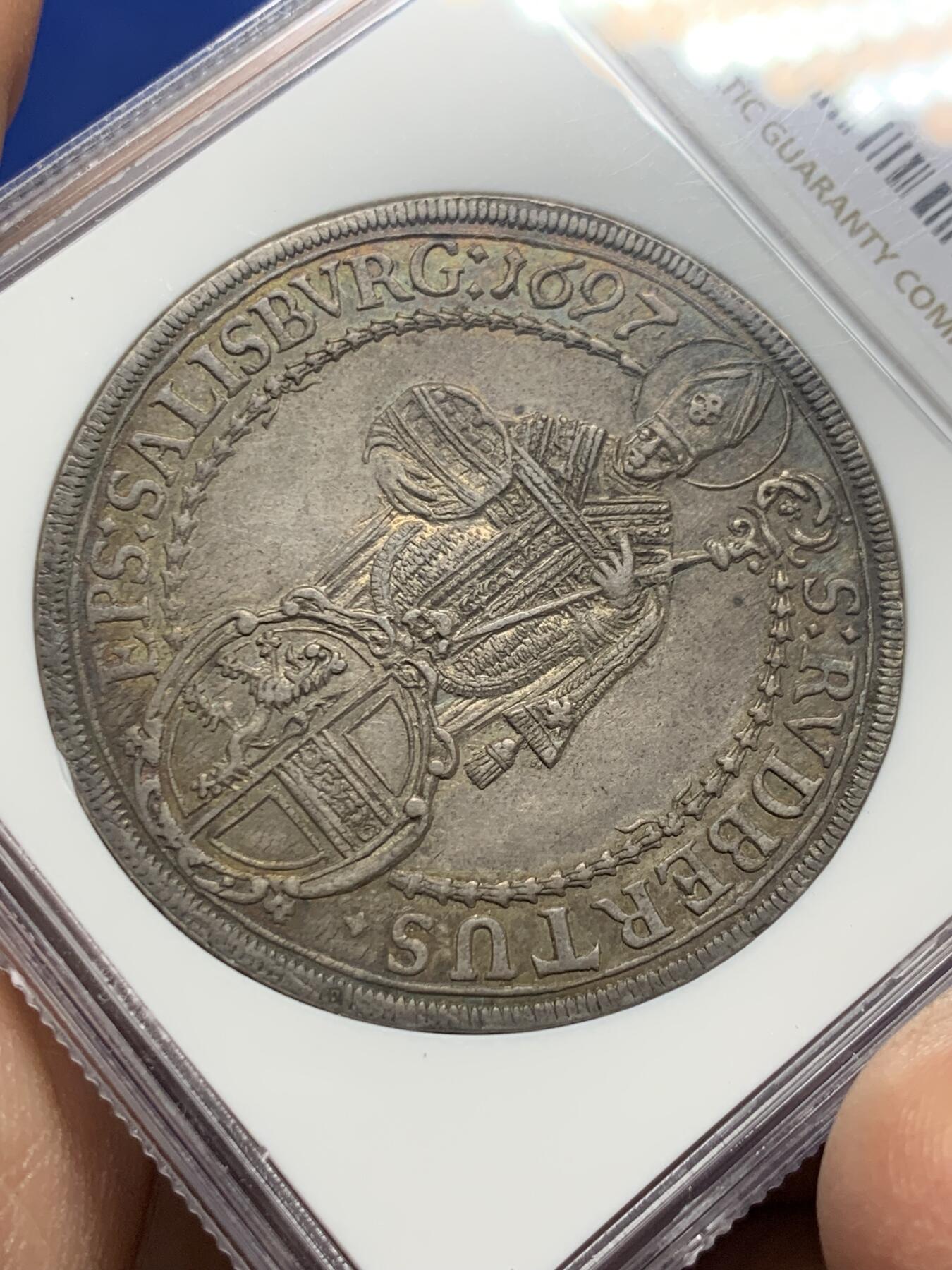 《竞宝斋》第444场 周日，周一，2场连拍 （全场包邮） NGC MS61 神罗萨尔茨堡1697年1泰勒银币，正面鲁伯特像，背面圣母抱婴，双面彩包浆，有点低评