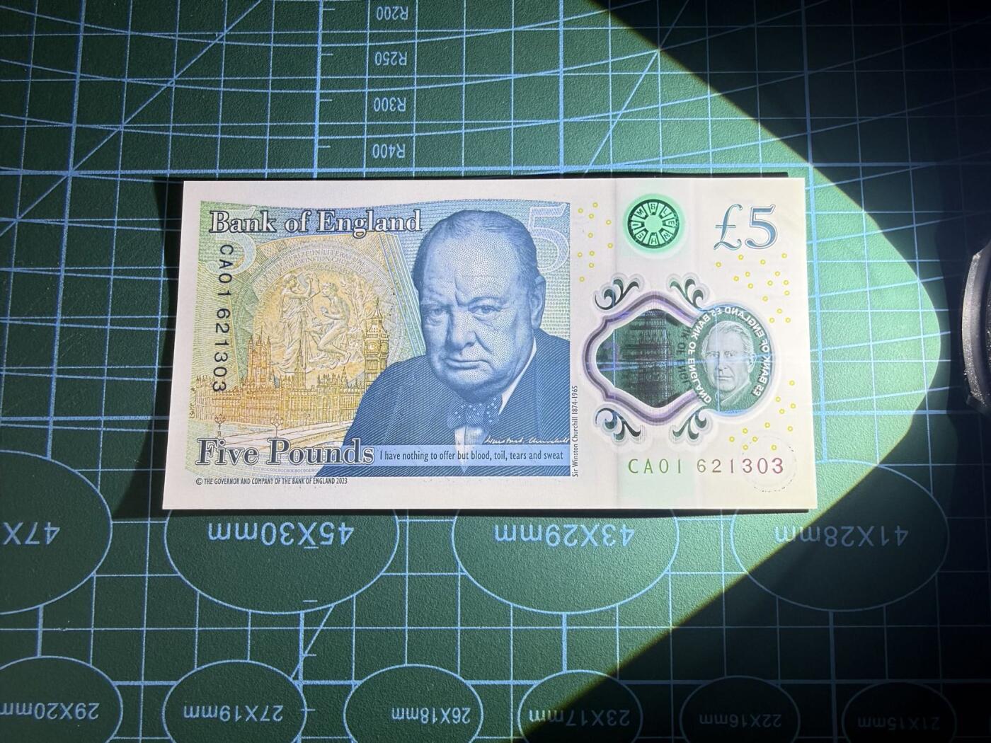 【炜奕收藏】，第五十二期 2024年英国5镑，查尔斯头像，UNC品相，CA01首发冠号码无47