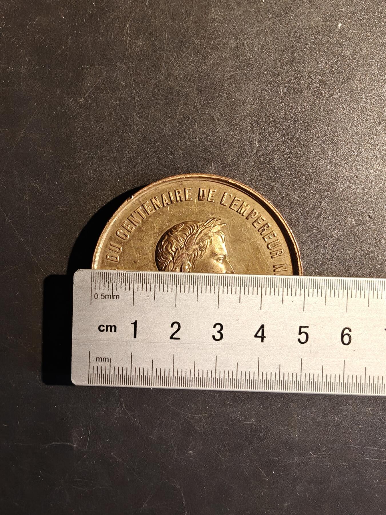 老王徽章第167期 法国拿破仑诞辰百年纪念章     镀金     直径50mm.    重量50g