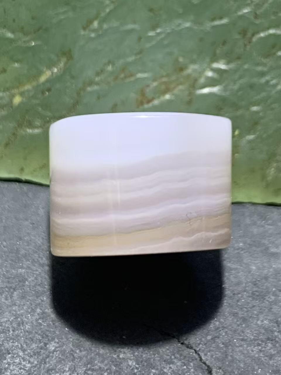 冰飘冻料战国红玛瑙通货墩子一个，