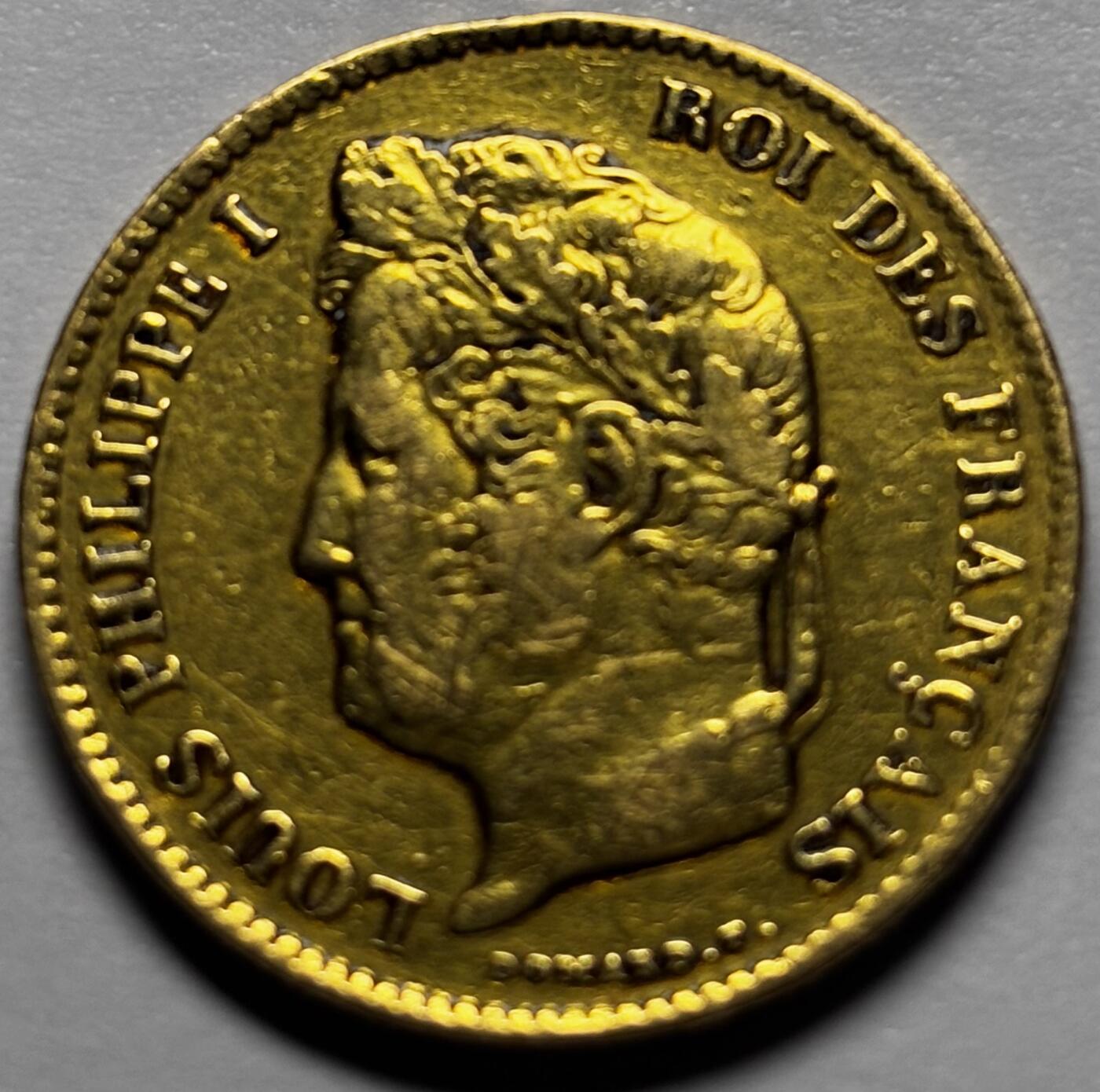 文馨钱币收藏第 283 场，【大雪鉴珍，寒英缀金】金银纪念币精品场，诚邀您的参与【长期接代拍品】 少见品 1838 年法国路易菲利普一世国王 40 法郎金币，重 12.9 克，漫长岁月的痕迹，已然成了流通品中的佼佼者，金币在手，感叹法兰西第一共和国时期的历史