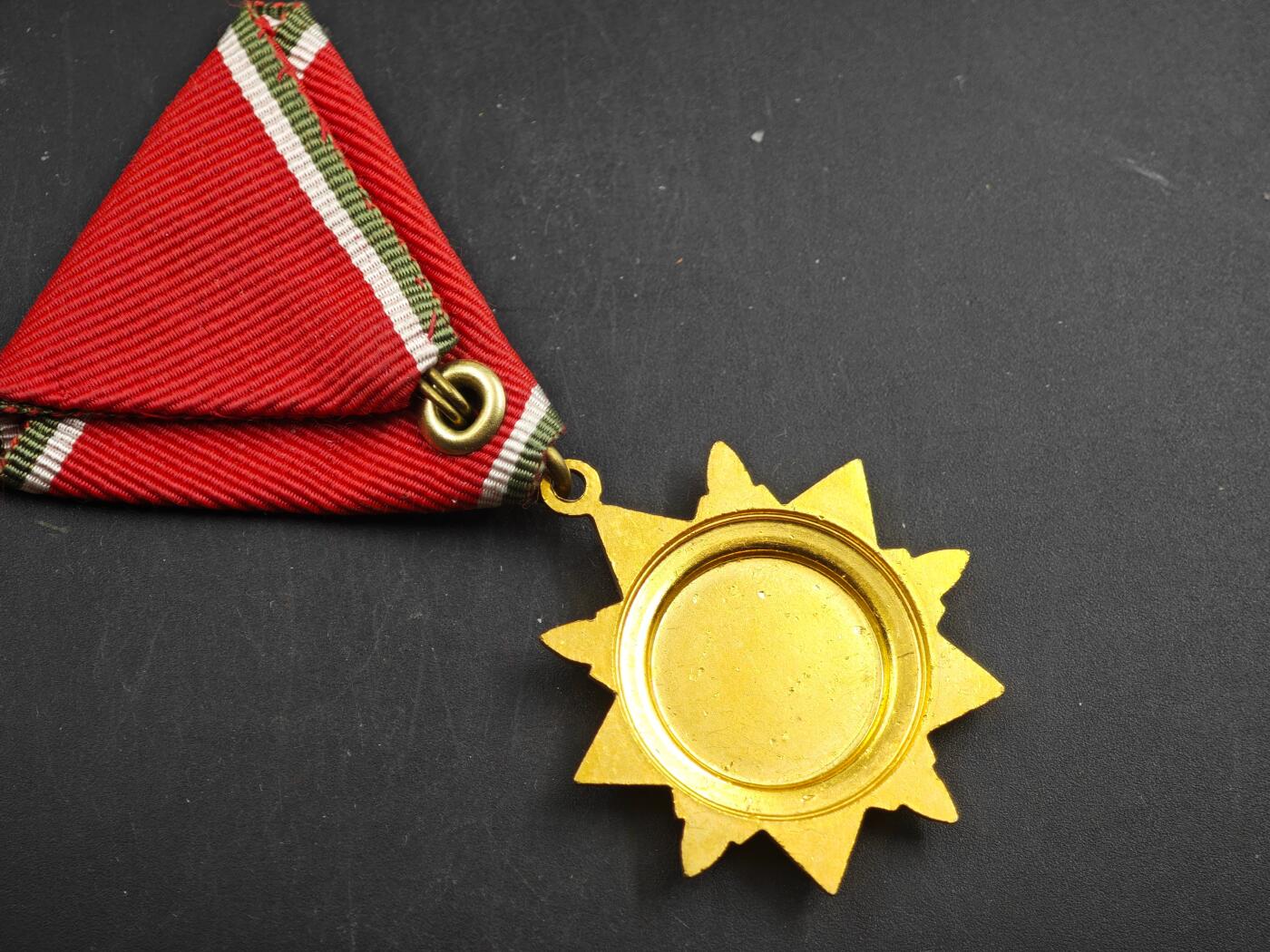 12月1日精品徽章专场 匈牙利二战胜利25周年奖章