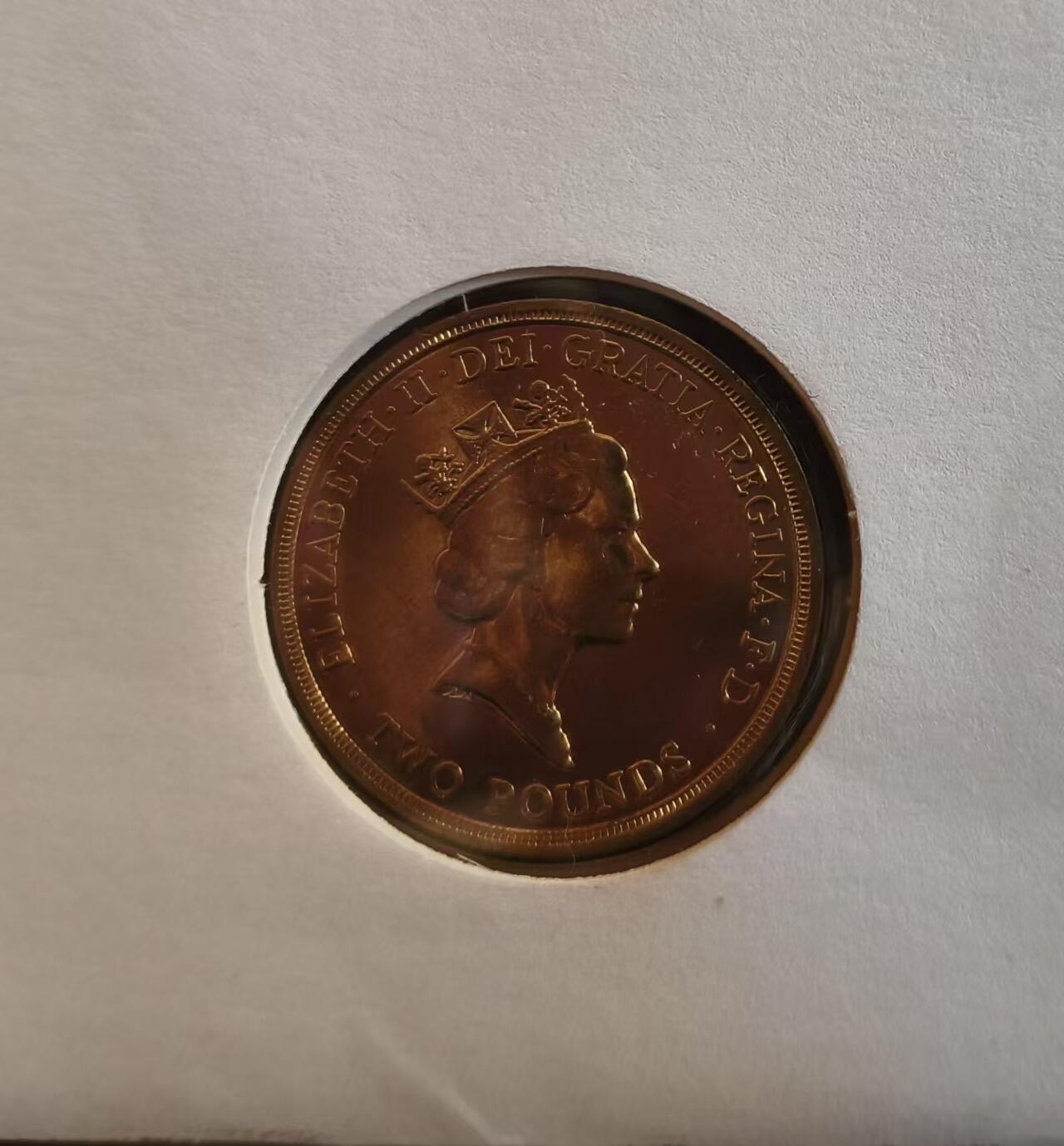 ❤️【币观天下】❤️ 第333期钱币拍卖- 2025.12.5周五晚上6点半场-长期征集拍品 英国1995年两镑 VE DAY邮币封