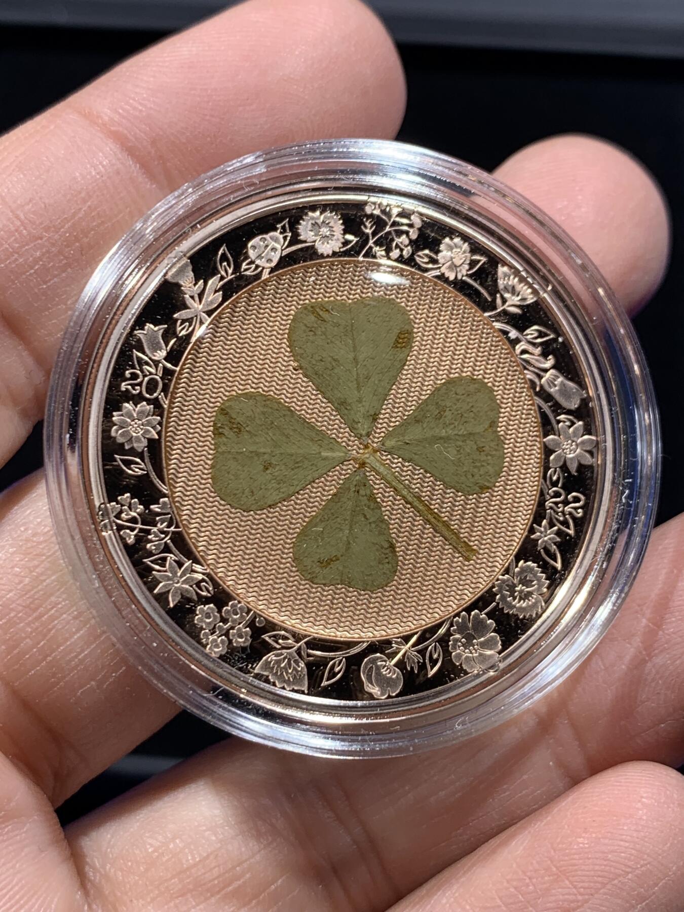 《竞宝斋》第444场 周日，周一，2场连拍 （全场包邮） 帕劳2022年幸运四叶草镶嵌银币 银镀玫瑰金，925银，重量1盎司，限量发行2022枚