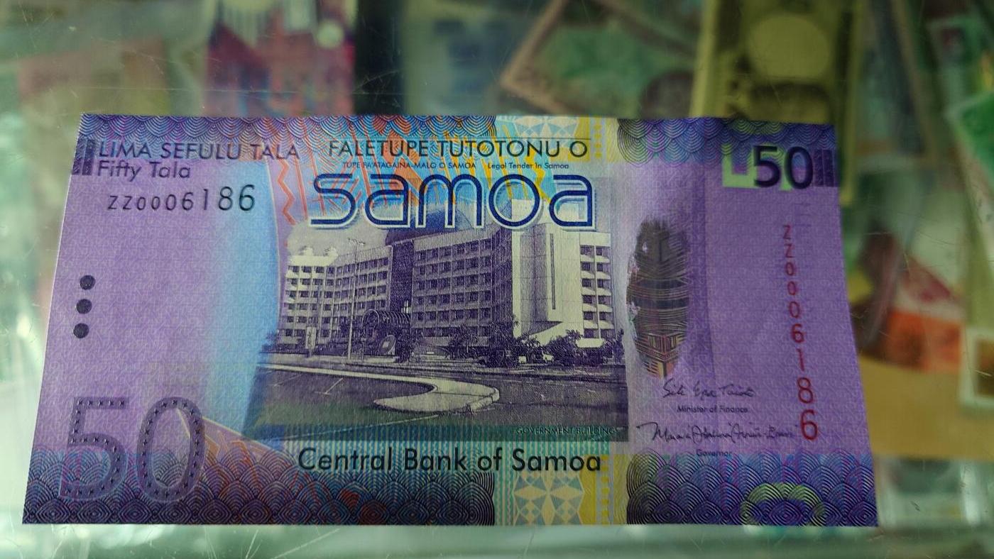 世界钱币～微拍第218期暨2025年第58期  老库存低价起拍 2017年萨摩亚50塔拉 补号ZZ全新绝品无47尾号186 倒置号