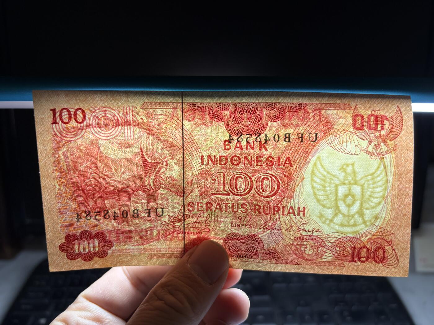 2025年集古藏今外币拍卖第十期-第10场—（总第290拍-纸币专场），本期拍完结算一次，发货时间2-3天，休息几天后继续新的一期拍卖。 1977年印尼100卢比