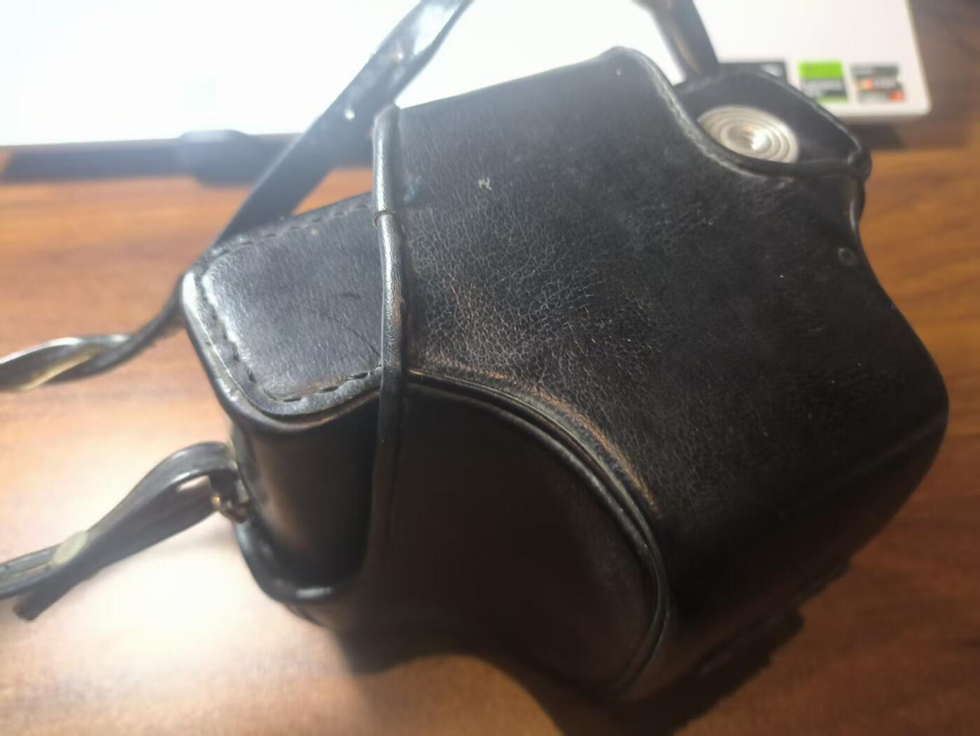 罗岚⭐新藏⭐特惠专拍第一场-分享拍场赚佣 70-80年代HUQIU 35-1 EE 老相机，带38mm，2.8光圈摄像头，适合出造型，收藏，摆件，功能未测试