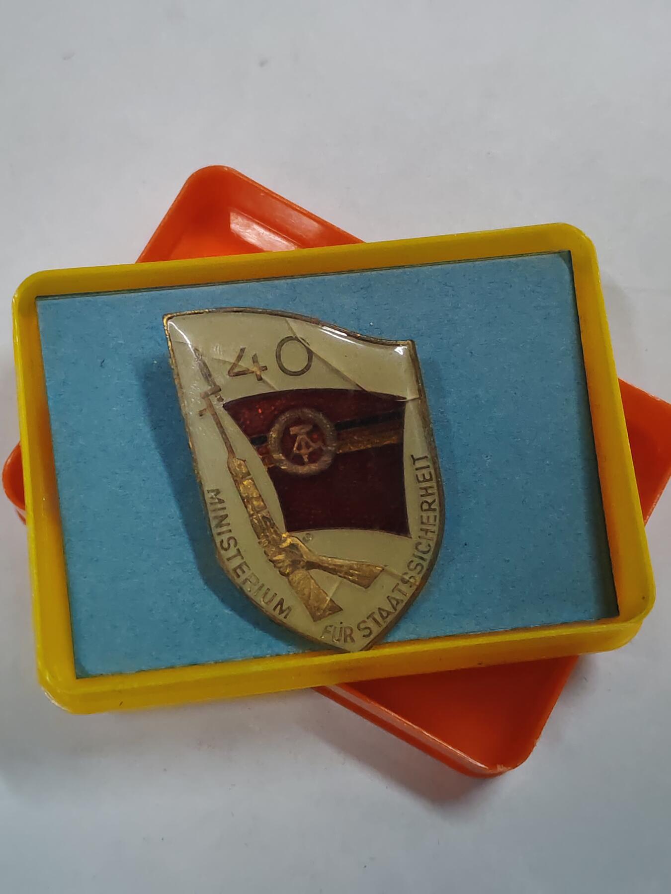 韵星假日拍卖第三十一期 -- Rimey Holidays Auction 31 民主德国斯塔西40周年证章带原盒