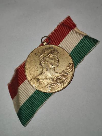 韵星假日拍卖第三十一期 -- Rimey Holidays Auction 31 - 匈牙利人民共和国体育部金级为体育贡献奖章1955拉克西时期 实发带刻名