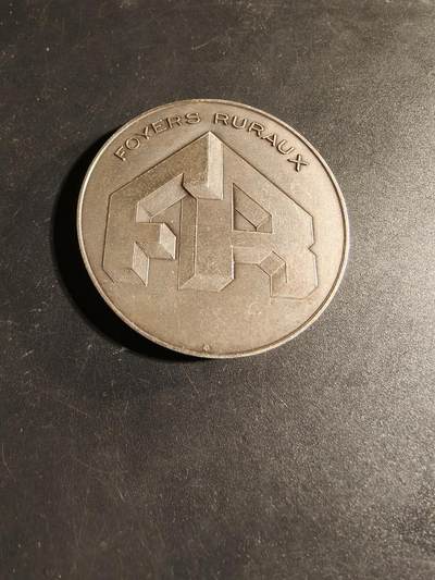 老王徽章第167期 - 法国乡村社区中心镀银大铜章    直径50mm.    重量83.7g