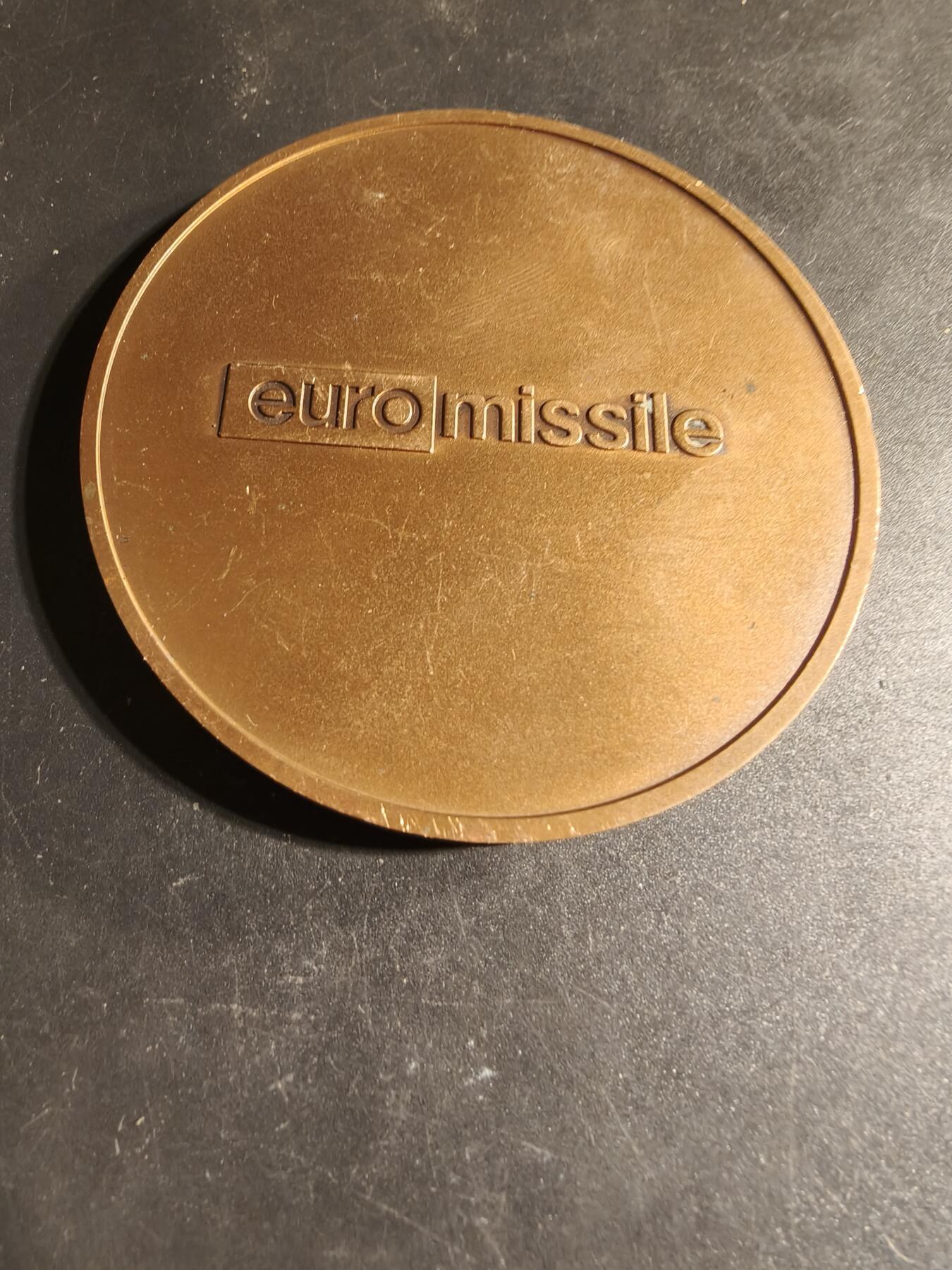 老王徽章第167期 法国法德联合研发“罗兰”地空导弹项目大铜章    直径80mm.   重量223.4g