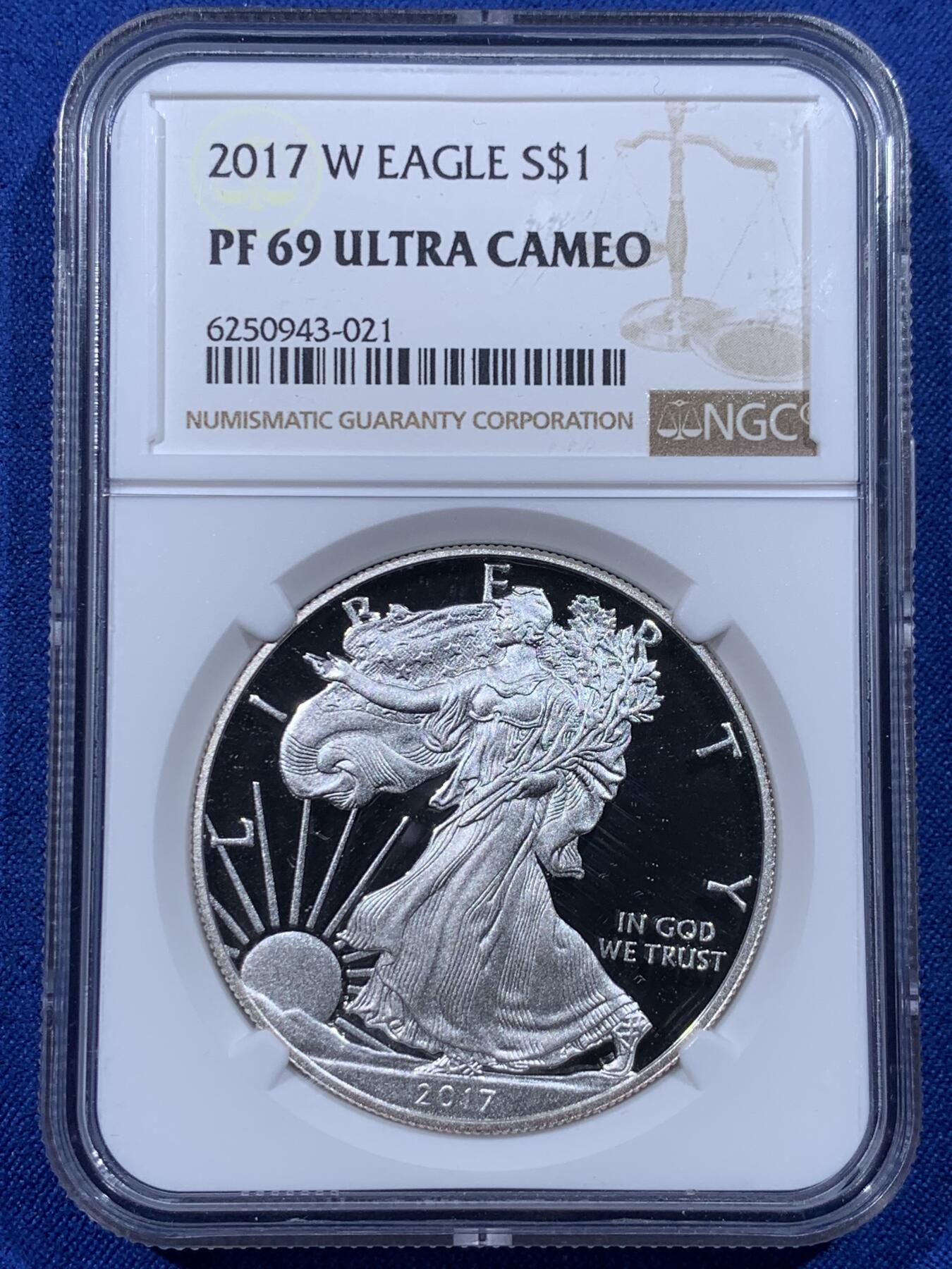 《竞宝斋》第444场 周日，周一，2场连拍 （全场包邮） NGC PF69UC 美国2017年W厂行走女神1盎司大银币