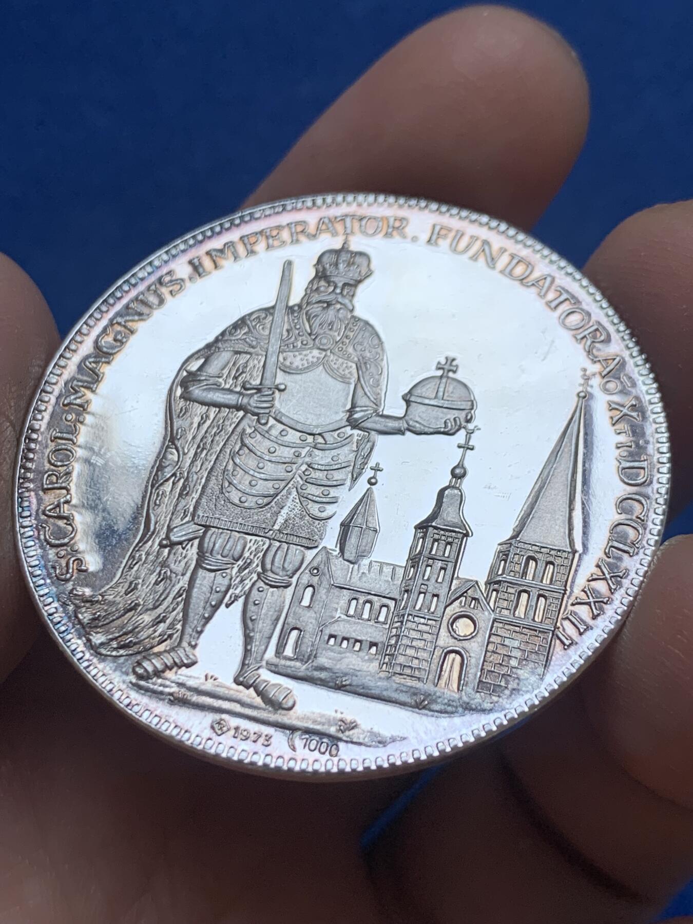 《竞宝斋》第444场 周日，周一，2场连拍 （全场包邮） 1715年（1973年后铸）德国奥斯纳布吕克缺宗1泰勒银章，直径42.2毫米，26克，高纯度银