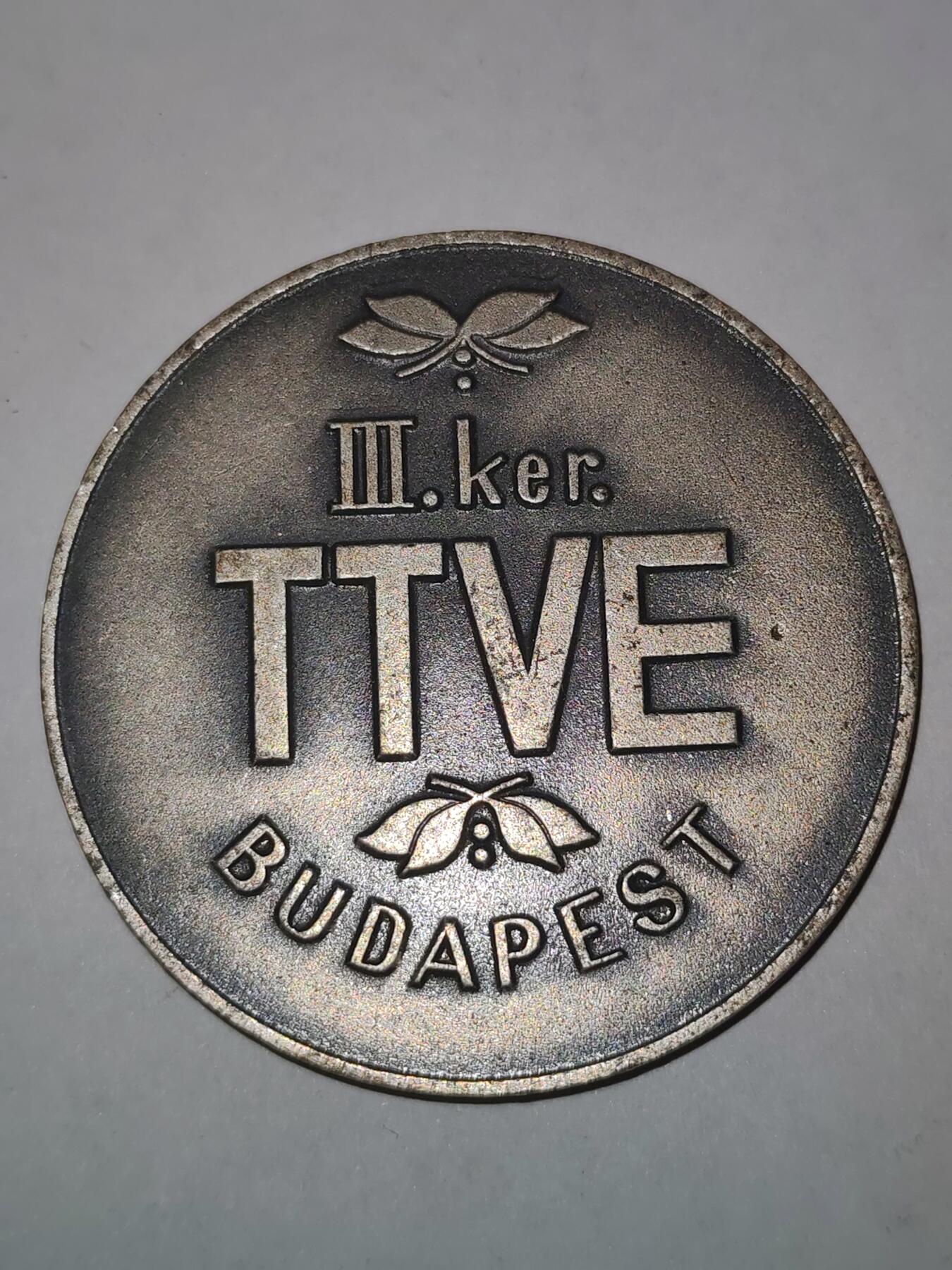 韵星假日拍卖第三十一期 -- Rimey Holidays Auction 31 匈牙利人民共和国克鲁勒提足球队九十年纪念奖章 历史悠久的足球队 建立与奥匈帝国还在人民共和国幸存 至今仍然存在（目前在匈丙）