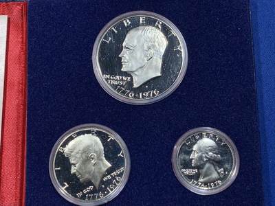 《竞宝斋》第444场 周日，周一，2场连拍 （全场包邮） - 1776-1976美国建国200周年纪念 精制银套币 三枚装 经典品种 品相不错 细节见图