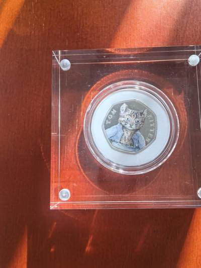 长老汇蛇年精选第七十八场拍卖 - 2017英国彼得兔系列汤姆猫50便士精制彩色银币，原盒证