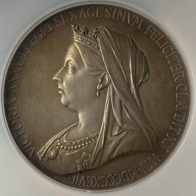 掌中浮雕-藏着的欧洲第044场 - NGC MS64 : 1897年英国女王登基60周年纪念银章, 55mm, 带原盒
