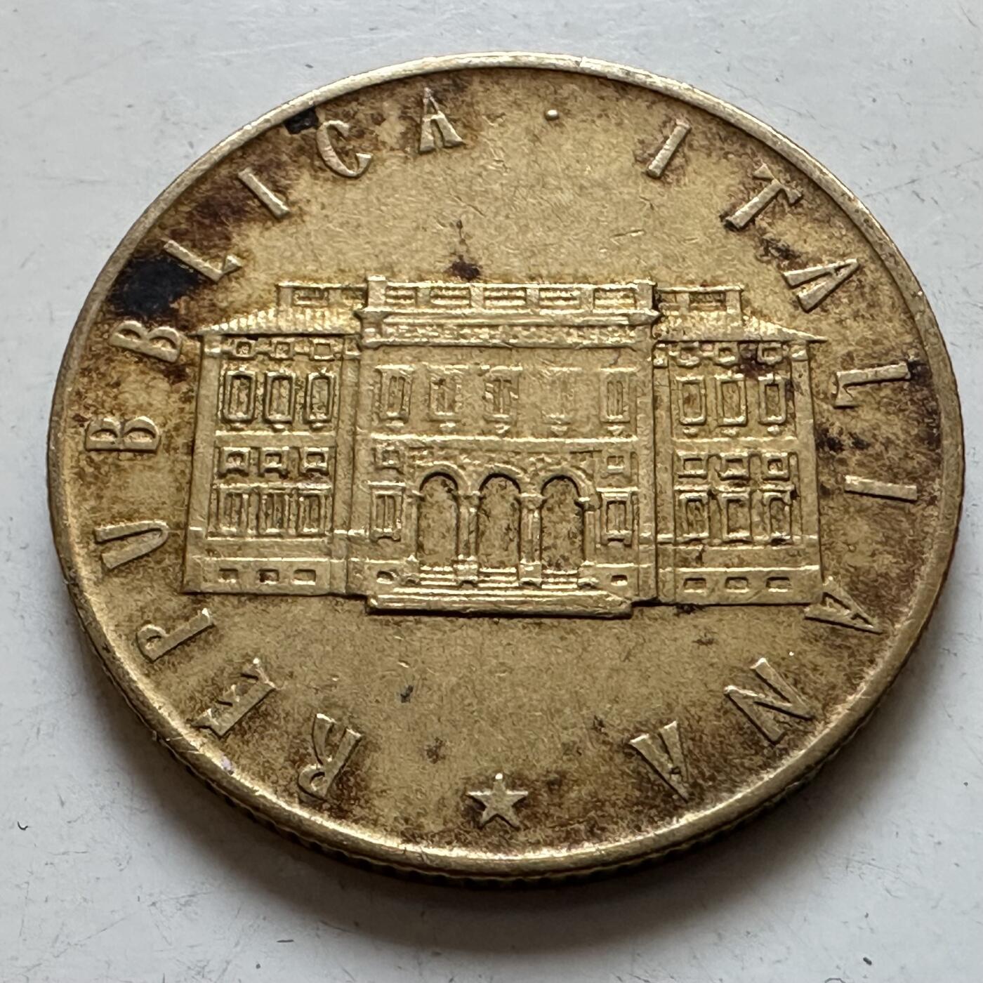 🌹外币初藏🌹🐯2025年第135场  每周二四六晚8️⃣点 接代拍 意大利1981年200里拉纪念币