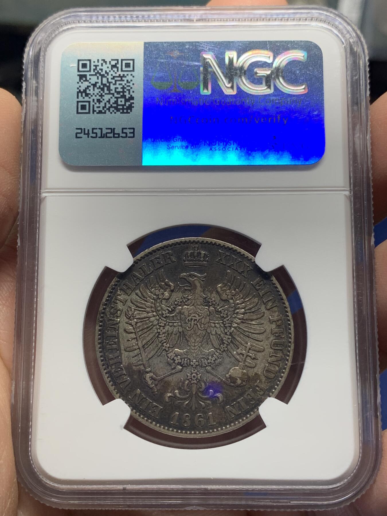 《竞宝斋》第444场 周日，周一，2场连拍 （全场包邮） NGC XF45 德国1861A普鲁士威廉四世1泰勒离冠鹰银币 正面醇黑包浆