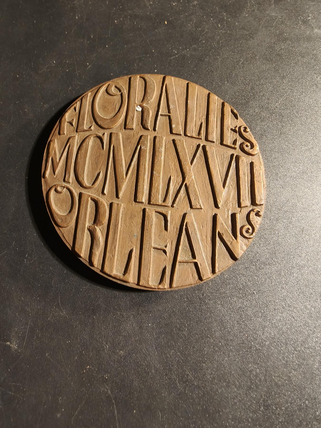 老王徽章第167期 法国大铜章    直径68mm.   重量170g