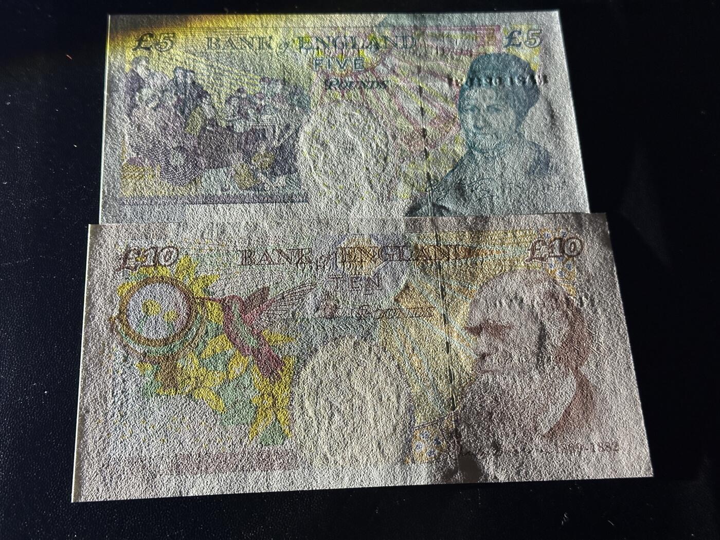 《外钞收藏家》第五百九十期（欧洲强钞、港币、硬通货及丰富裸币大拍场）（本平台长期征集拍品、欢迎藏友们联系合作） 英国E序列5和10镑 2张一起 全新UNC 全部是靓号尾1 但10镑有轻微潮点