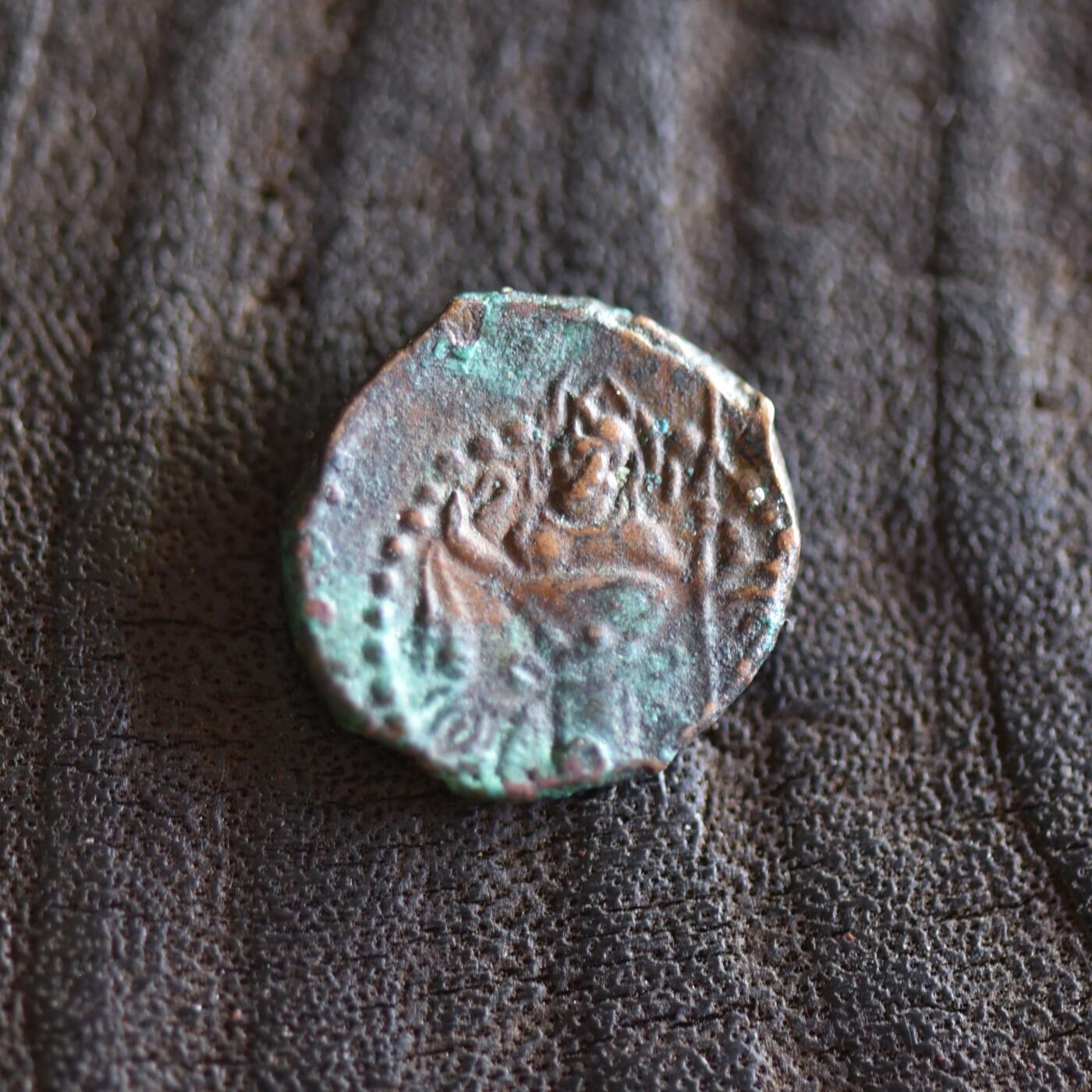 【良泉】【2025年最后一场】12月18日晚19.30点开拍！188组【直播场】西方古代钱币、丝路杂项、印章！ 【藏家出品D】公元 303-330年，萨珊 贵霜沙卑路兹二世，2.01克