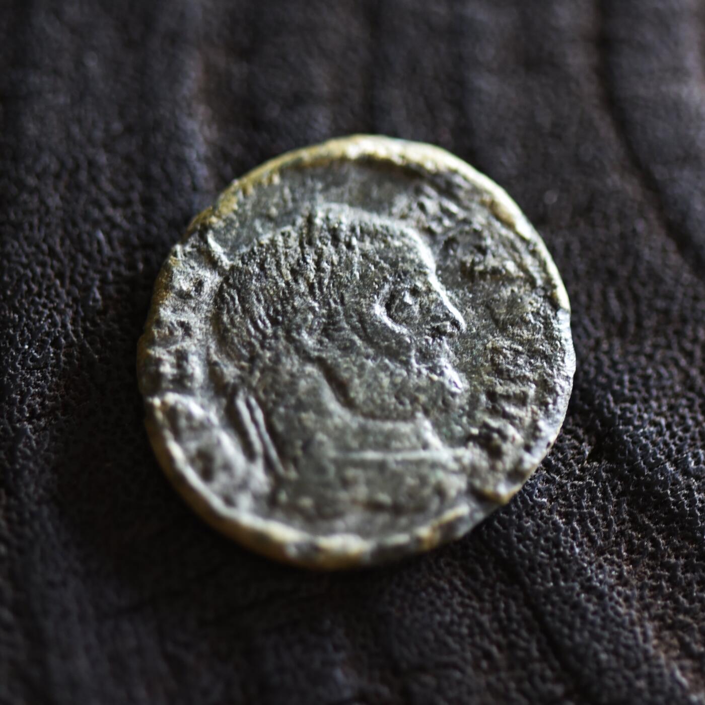 【良泉】【2025年最后一场】12月18日晚19.30点开拍！188组【直播场】西方古代钱币、丝路杂项、印章！  【藏家出品B】公元320年，古罗马帝国，李锡尼一世，誓愿富力铜币，2.77克