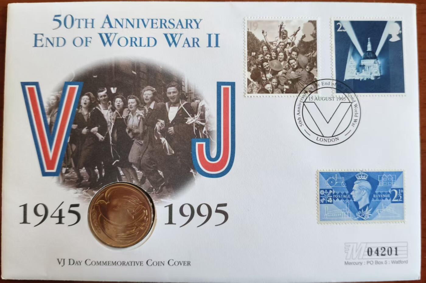 ❤️【币观天下】❤️ 第333期钱币拍卖- 2025.12.5周五晚上6点半场-长期征集拍品 英国1995年两镑 VJ DAY邮币封