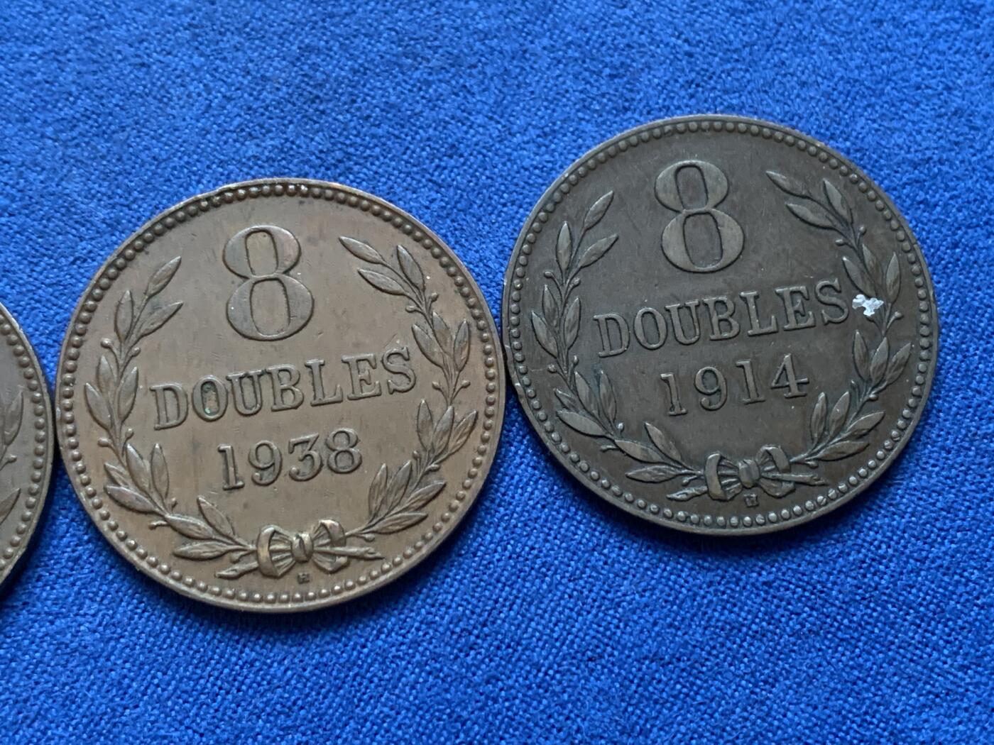 《竞宝斋》第444场 周日，周一，2场连拍 （全场包邮） 三枚一组 英国根西岛8道布铜币，1914年/1938年/1949年，品相不错。