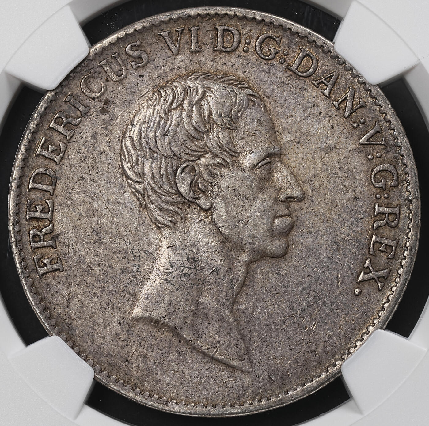 修遠堂世界钱币第九十六期 NGC AU50 1826年丹麦SPECIEDALER大银币