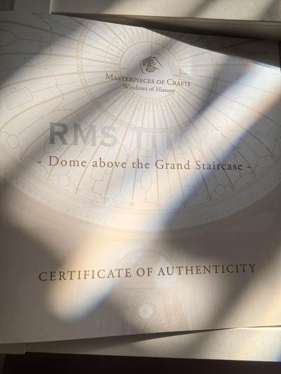 长老汇蛇年精选第七十八场拍卖 2012库克群岛历史之窗之泰坦尼克号10元镶嵌彩色玻璃类精制银币，50克925银，盒证全，1912枚