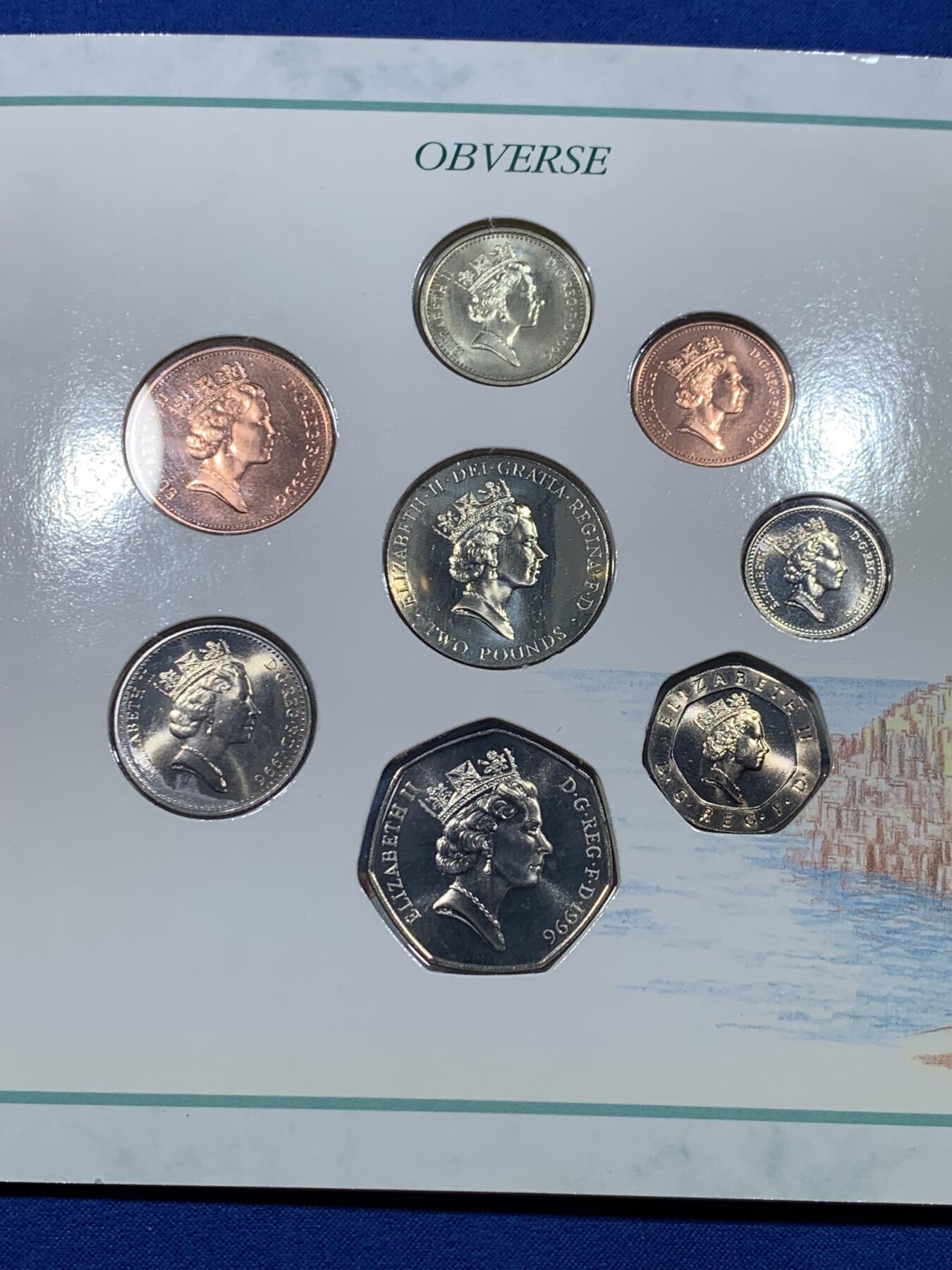 《竞宝斋》第444场 周日，周一，2场连拍 （全场包邮） 美国2001年精制币10枚（州币5枚，其他5枚）带证书+英国1996年套币8枚含2英镑（北京96国际钱币展）