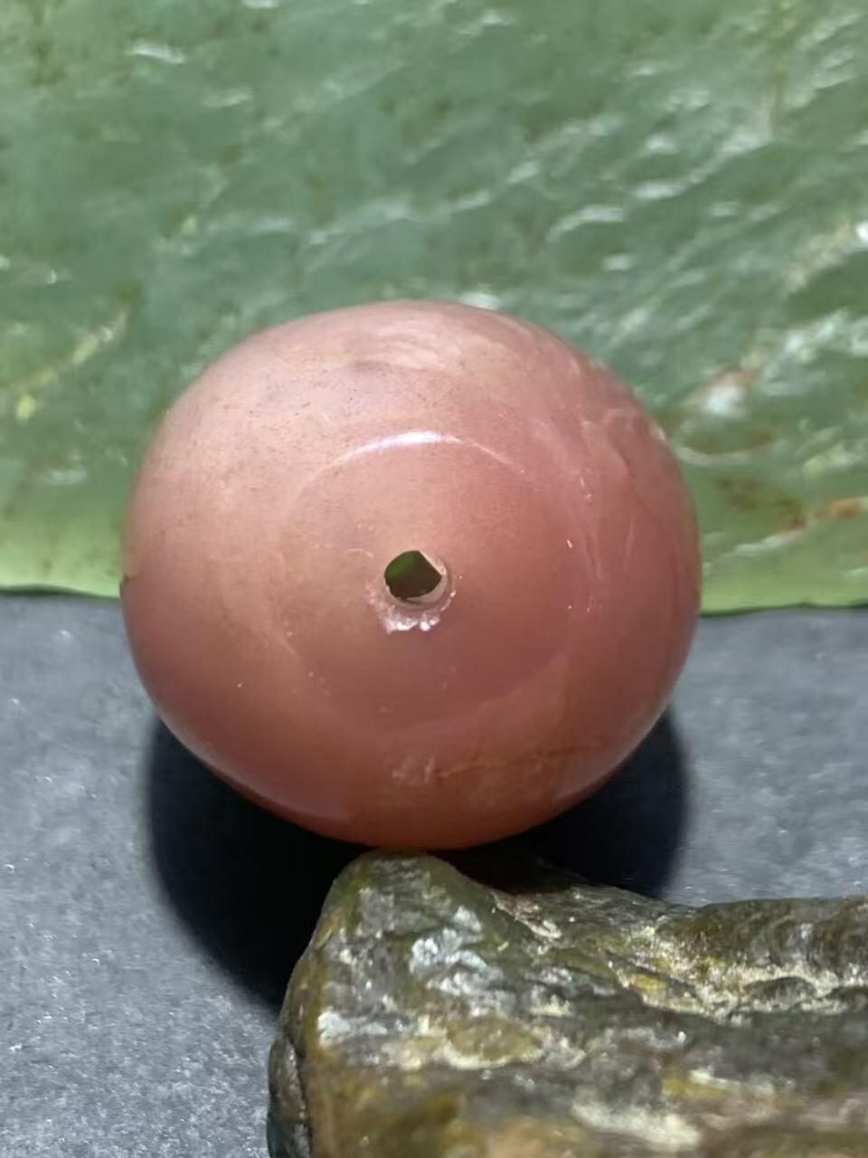 紫罗兰冻料战国红玛瑙勒子一颗！