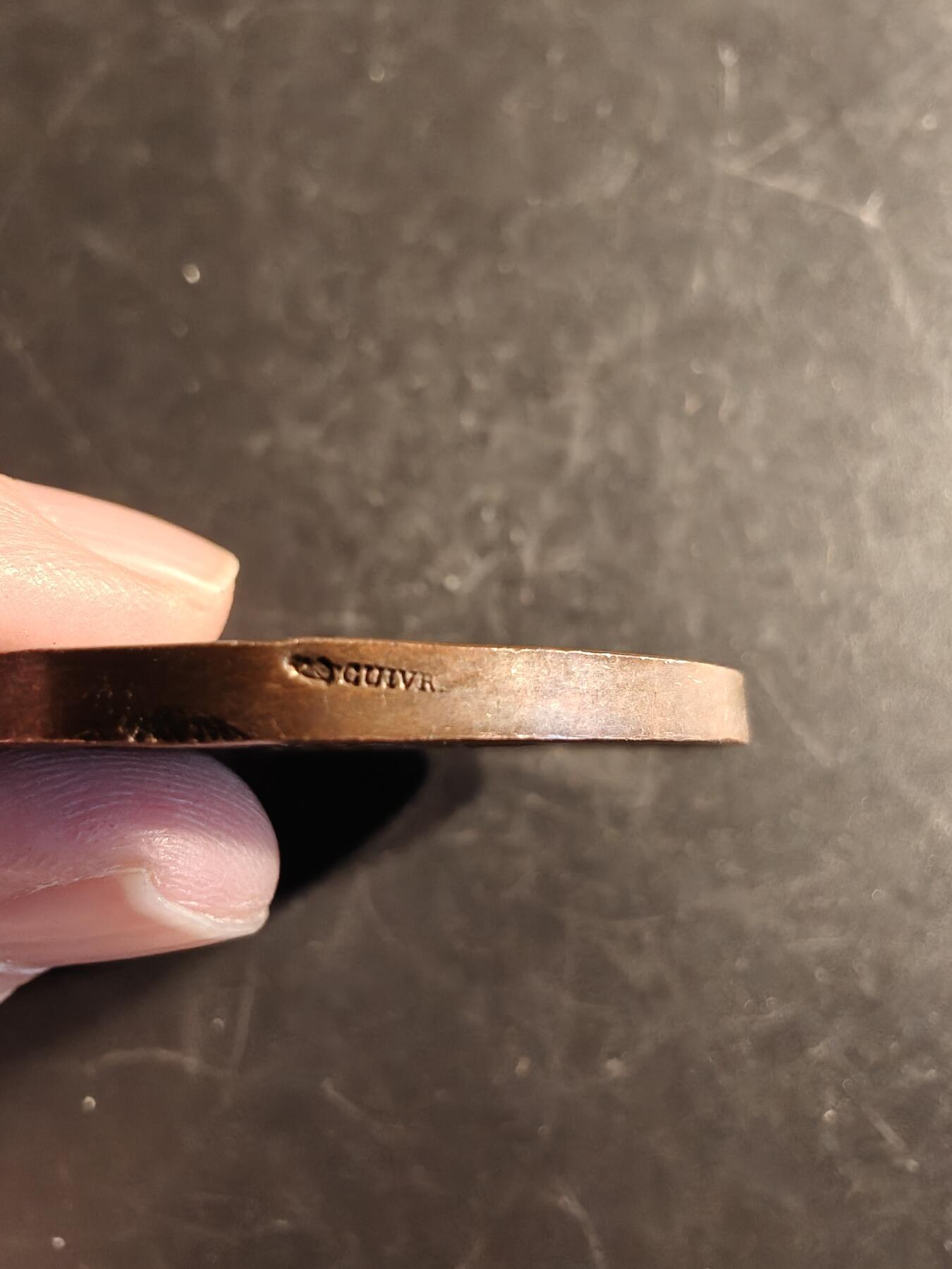 老王徽章第167期 法国巴黎动物保护协会大铜章     cuivre 铜标    直径41mm.    重量35.9g