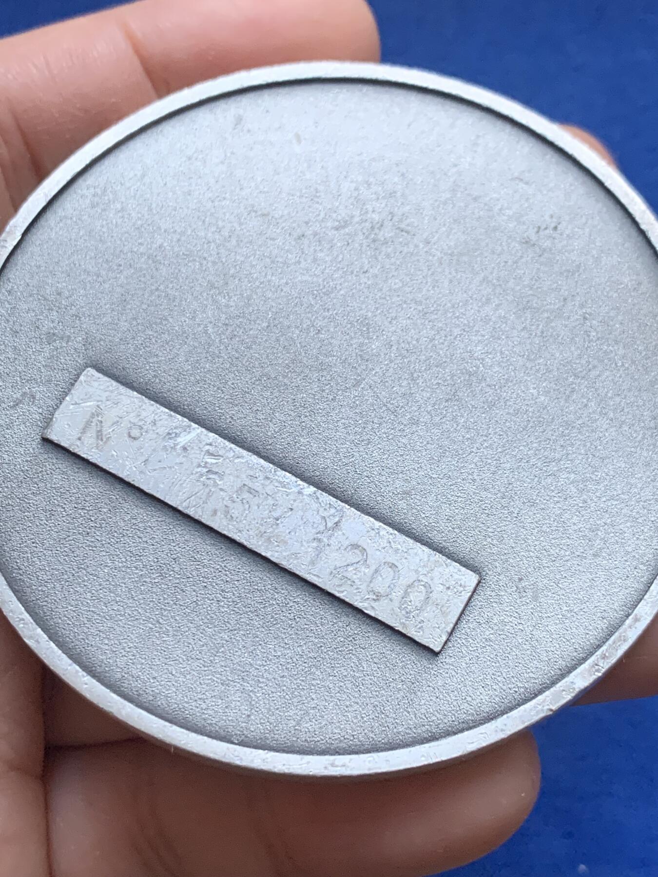 《竞宝斋》第444场 周日，周一，2场连拍 （全场包邮） 法国1916-1944年海军陆战队坦克团镀银大铜章，正面三层结构带珐琅，背面带编号实发版，直径67mm  ，重量126.7g，厚重压手。