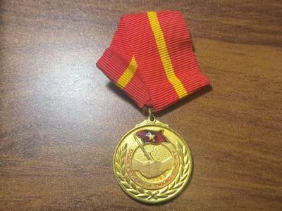 罗岚⭐新藏⭐特惠专拍第一场-分享拍场赚佣 - 越南民主共和国 抗美援越（团结战胜美帝）奖章 原挂，发给参加援越战斗的中方人员