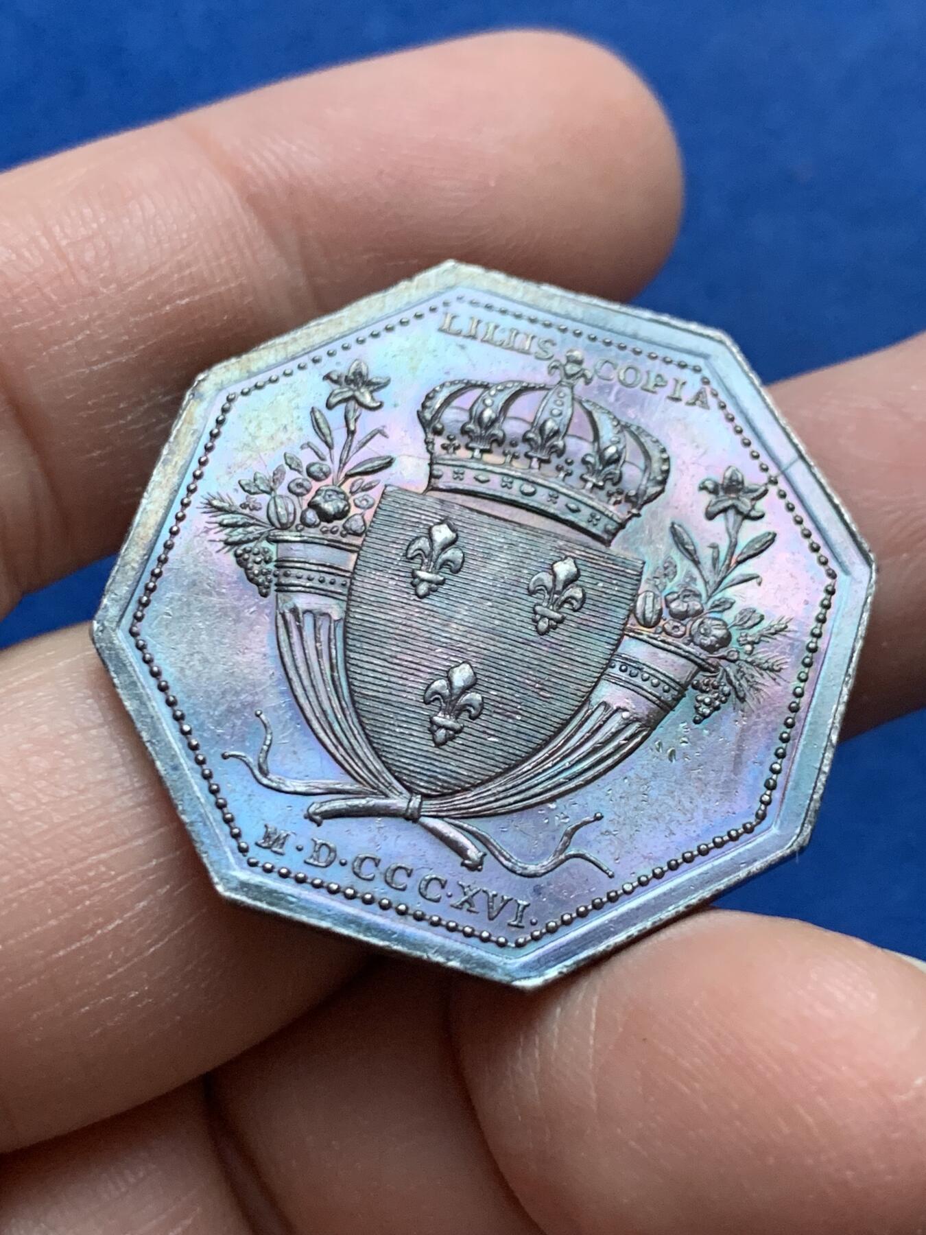 《竞宝斋》第444场 周日，周一，2场连拍 （全场包邮） 法国里尔商业法院八角银质代币  33mm 15.3g 手指铭 早期版本 细节包浆都不错 