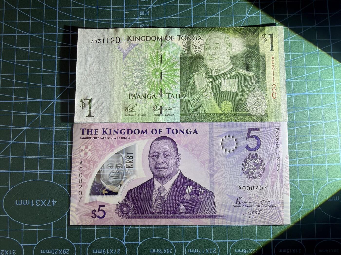 【炜奕收藏】，第五十二期 汤加1&5潘加，UNC品相