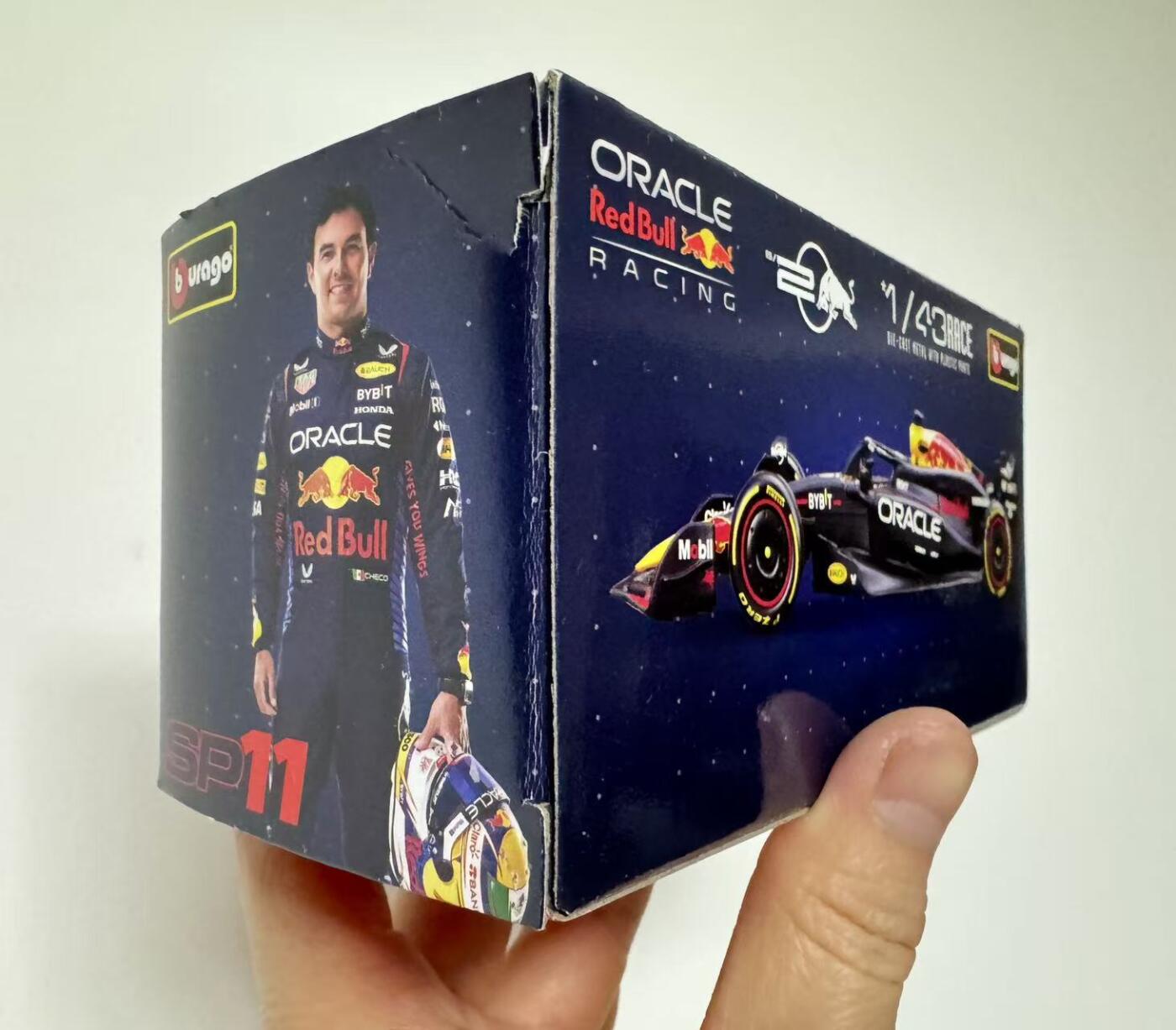 零元拍：马克斯-维斯塔潘亲签1:43红牛RB18冠军F1赛车合金模型