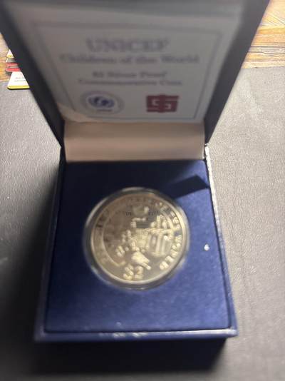 ❤️【币观天下】❤️ 第333期钱币拍卖- 2025.12.5周五晚上6点半场-长期征集拍品 - 新加坡1997年联合国儿童基金会精制纪念银币盒证齐全