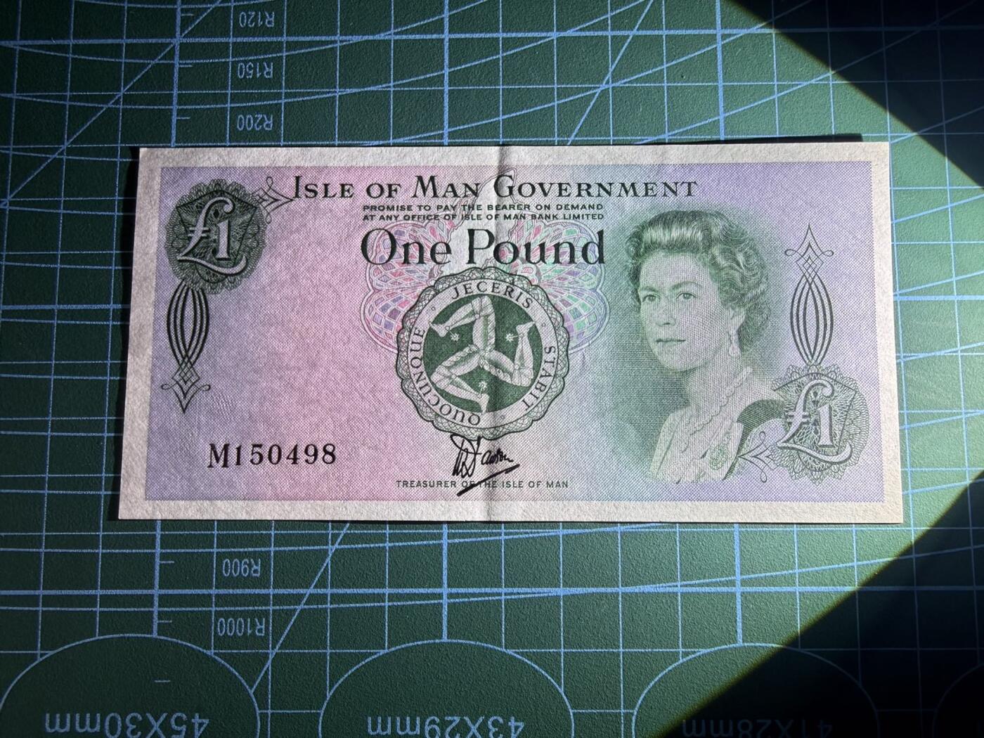 【炜奕收藏】，第五十二期 1983年马恩岛1镑，品相如图