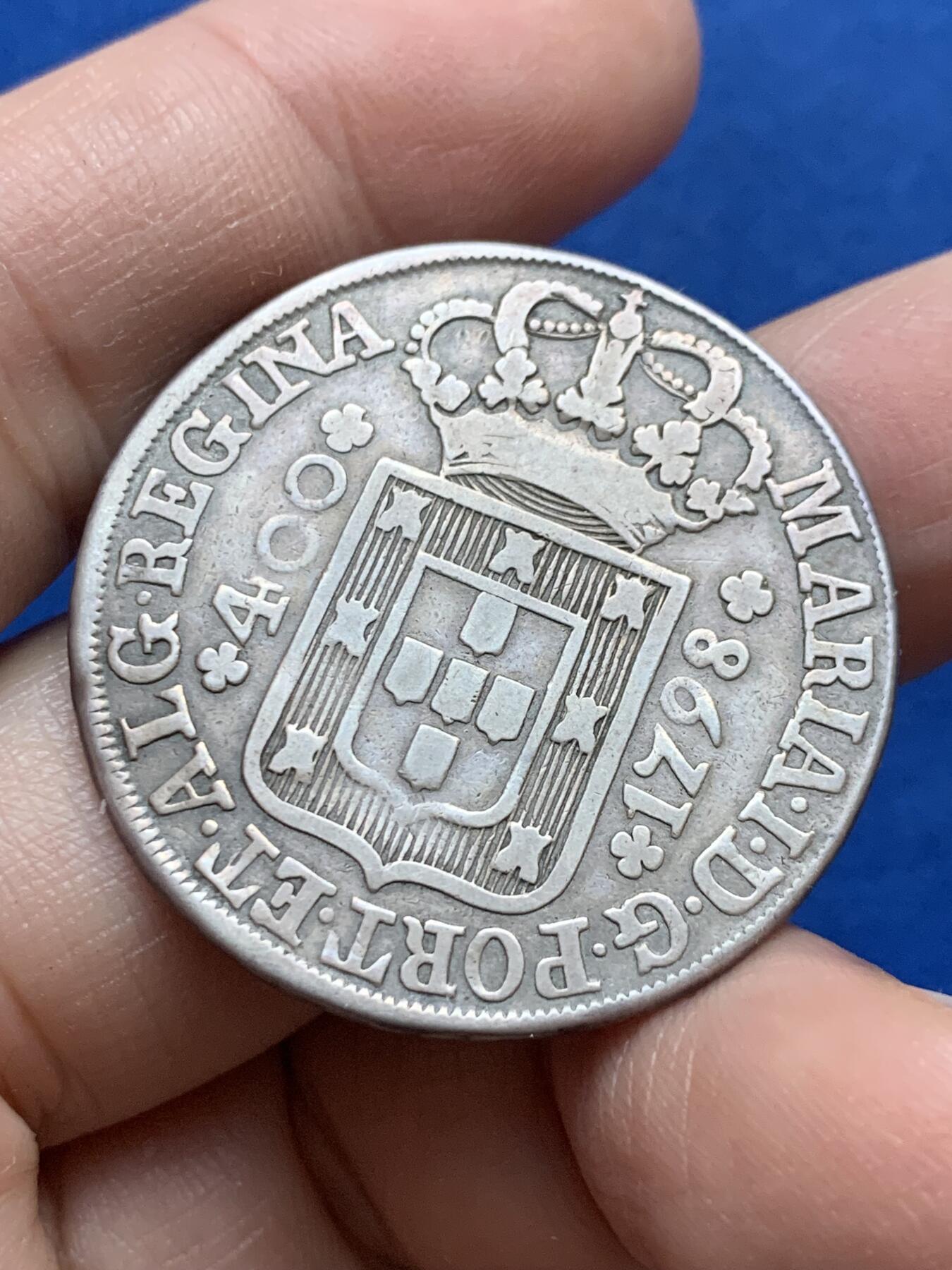 《竞宝斋》第444场 周日，周一，2场连拍 （全场包邮） 葡萄牙1798年玛丽亚一世400瑞斯银币 18世纪铸币非常见19世纪适合凑年份 币面有些许不平 磨损自然 淡褐色包浆