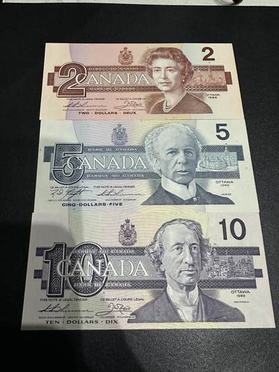 《外钞收藏家》第五百九十期（欧洲强钞、港币、硬通货及丰富裸币大拍场）（本平台长期征集拍品、欢迎藏友们联系合作） - 加拿大鸟版2、5、10加元 3张一起 全新UNC 全部是靓号尾8