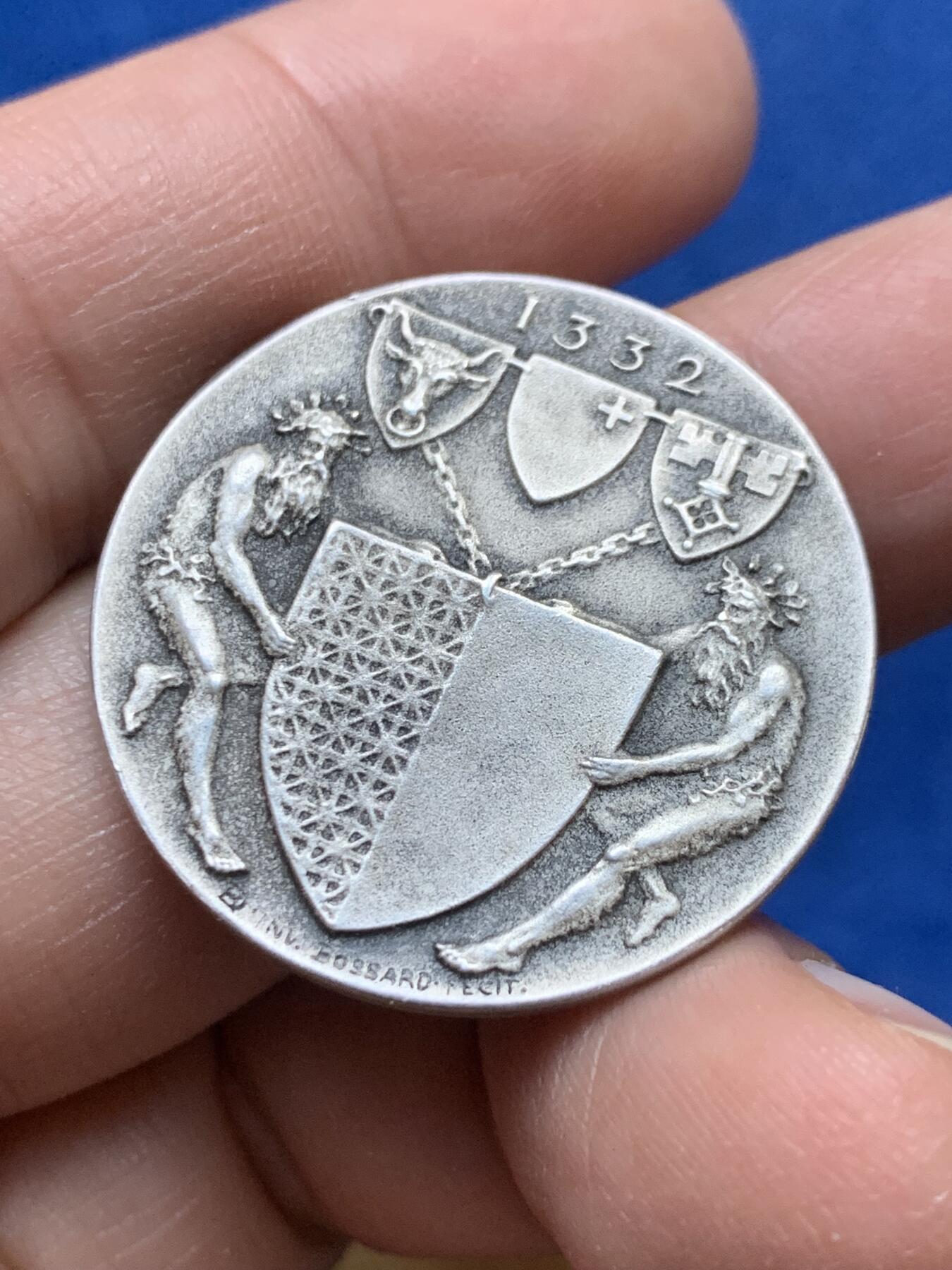 《竞宝斋》第444场 周日，周一，2场连拍 （全场包邮） 瑞士1932小银章，31MM，10.3克，卢塞恩与乌里、施维茨和下瓦尔登结盟600周年纪念。